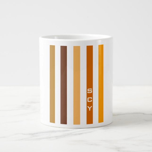 Brunorange vertikala ränder monogram jumbo mugg (Framsidan)