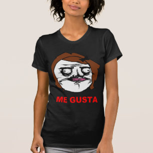 Brunt kvinnligt mig Gusta komiskt ursinneansikte Tee