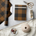 Brunt och svart Helgdag för Buffalo Check Presentpapper<br><div class="desc">Anpassningsbar helgdag-presenter med en stor ,  modern rostsadelbrun och svart buffelkontroll,  pläderade mönster. Använda designen verktyg om du vill välja valfri bakgrund färg eller lägga till egen text och foton för att utforma din egen unika papper för julomslutning.</div>
