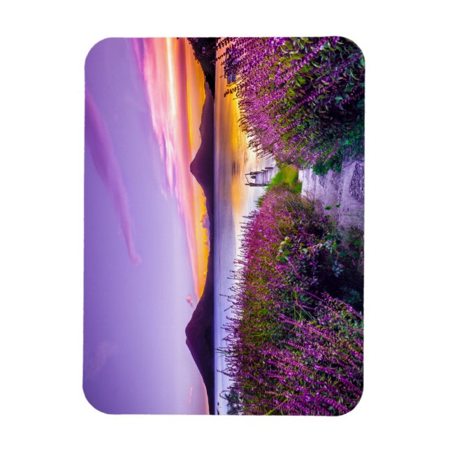 Brunt trädocka mellan lavenderblomman fält magnet (Vertikal)