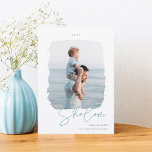 BruschNamnteckning | Hanukkah Photo Julkort<br><div class="desc">En elegant och ett modernt fotokort för Hanukkah 2021 hälsning,  med ett enda lodrät eller ett porträtt-orienterat foto i ett unikt målat ram. "Shalom" visas under handskript,  med din anpassningsbar Julhälsningar (visas med "Lycklig Hanukkah") och namn under. Lägg till året överst om du vill skapa en minnesvärd avsluta.</div>