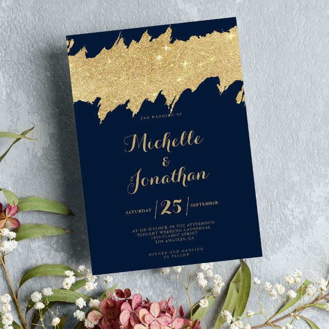 Bruschpenseldrag för klassningsflottan guld glitte inbjudningar (Classy navy blue gold glitter brushstrokes wedding)