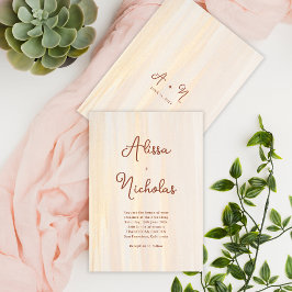 Brush Guld & Terracotta Script Monogram Bröllop Inbjudningar