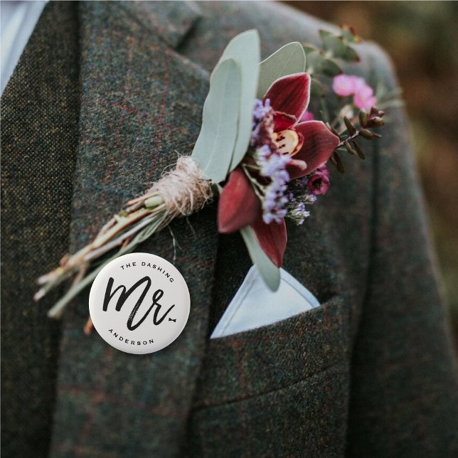 Brush Script Bow Tie Bröllop Bachelor Party Knapp ('Mr.' Bow Tie Black Brush Script Calligraphy Wedding Rehearsal Pin Button @ fatfatin_blue_knot)