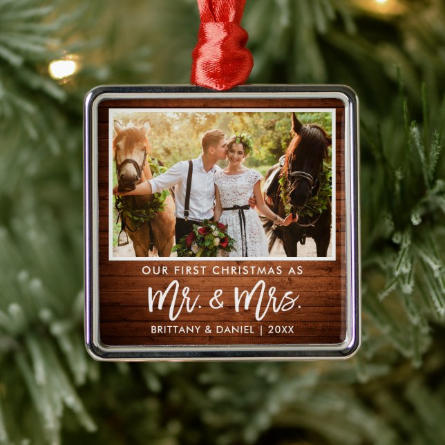 Brush Script Wood First jul Mr. och Mrs. Julgransprydnad Metall (Träd)