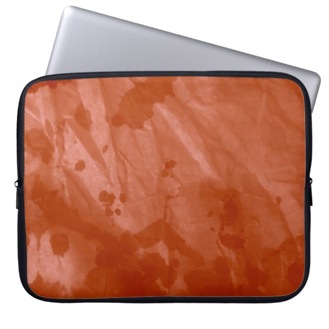 Brushed Graffiti. Tie Dye Shirt. Cream Watercolor Laptop Fodral (Framsidan)
