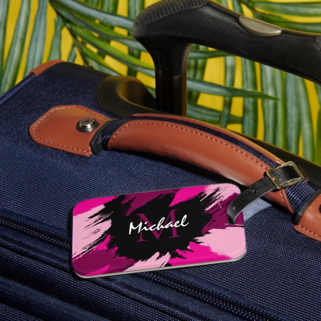 Brushstrokes-skuggor av shock rosa med monogram bagagebricka (Framsida Insitu 3)