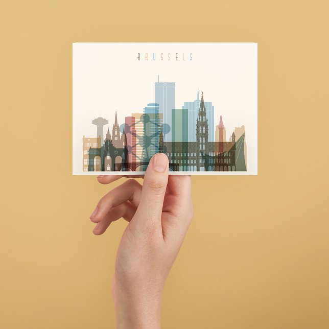 Bryssel, Belgien | City Skyline Vykort (Person holding postcard)