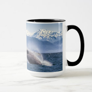 Bryta igenom puckelryggval i Alaska Mugg