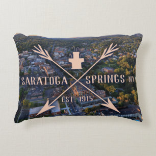 Brytningen för Saratoga Springs serie 01 kudder Prydnadskudde