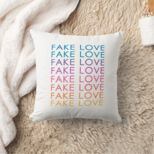 BTS FAKELOVE Dekorativ kudde