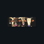 Bubbelgum Blodeo Bull Cows Western Pop Art Canvastryck<br><div class="desc">Artist Rick Kort har Westernt en digital målning av Bubble Gum Blowing Rodeo Bull. "De tre Amigos of three tjulla cows" (De tre Amigos av tre tjur-kor som slappnar av efter en tuff natt på rodeo).</div>