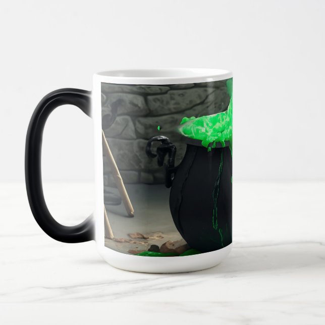 Bubbling Witch's Cauldron Halloween Magisk Mugg (Vänster)