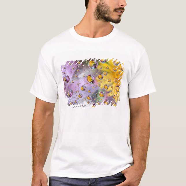 Bubblor abstrakt med blommor. Kredit: Nancy Tee (Framsida)
