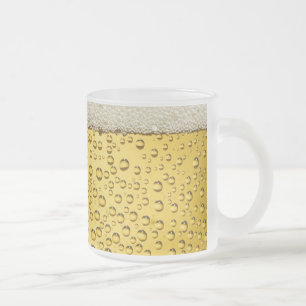 Bubblor av öl, fruset glas Mugg