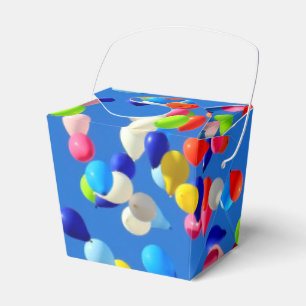 Bubblor från party som Flyter i Blå himmel Presentaskar