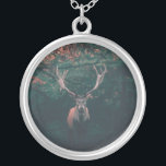Buck Hjort Vild Animal Silverpläterat Halsband<br><div class="desc">Buck Hjort Vild Animal Den här vilden buckfotografiet är spännande och den perfekt som ska ta hem. Träd i bakgrunden tonades in i kamouflage. Du kan anpassa den genom att lägga till text.</div>