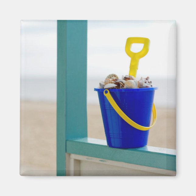 Bucket fyllt med siasheller magnet (Framsidan)
