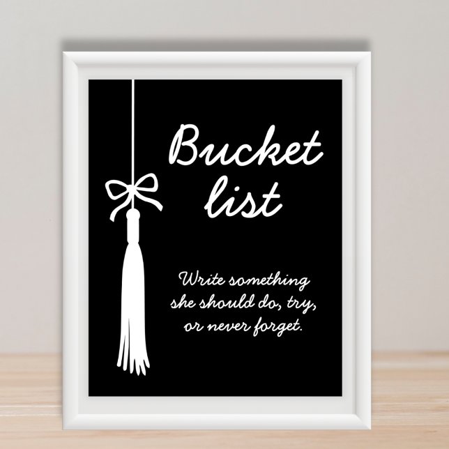 Bucket List Coquette Svart & Vitt Examenstavla Poster (Bucket List Coquette Black & White Graduation Sign)