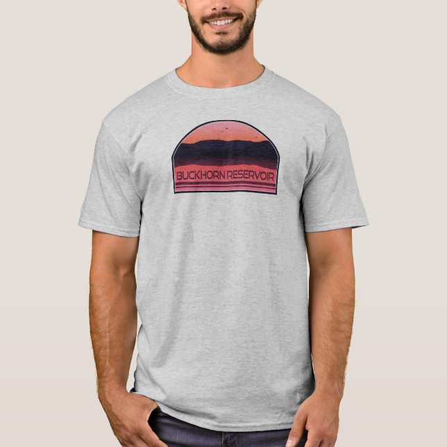 Buckhorn Reservoir North Carolina Red Sunrise T Shirt (Framsida)