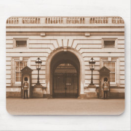 Buckingham Palace Guards - London Mousepad Musmatta