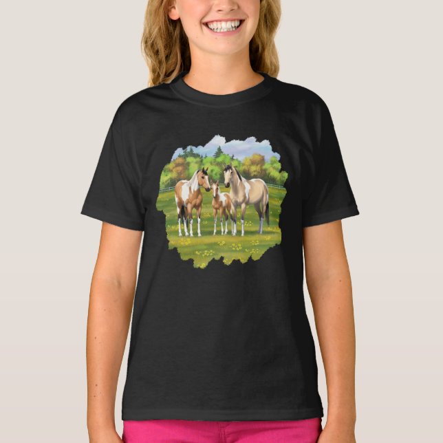 Buckskin Dun Pinto Paint Horses in Summer Pasture T Shirt (Framsida)