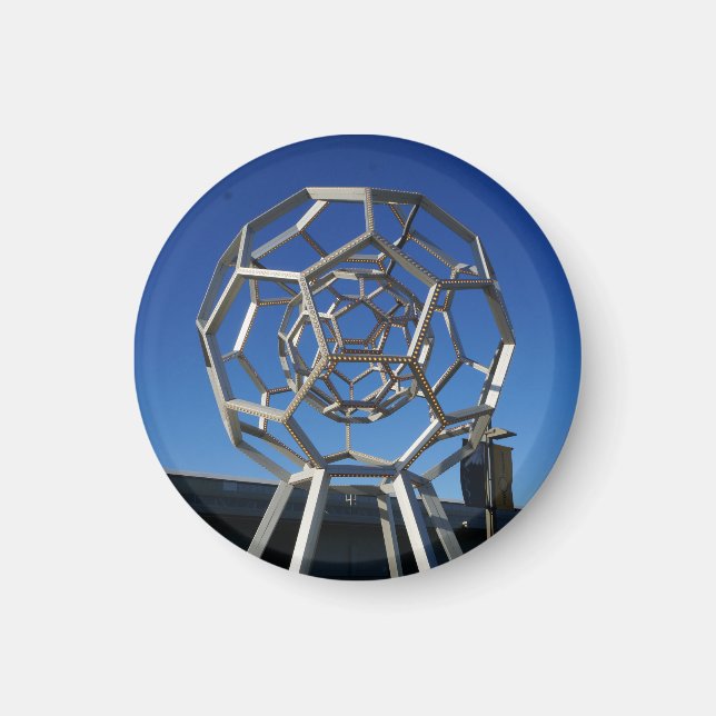 Buckyball Sculpture Magnet (Framsidan)