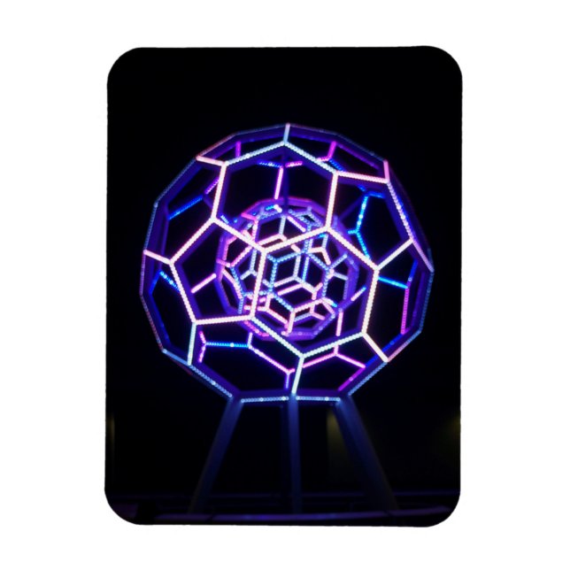 Buckyball skulptur nr 4 Magnet (Vertikal)
