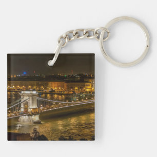 Budapest chain Bridge på natten
