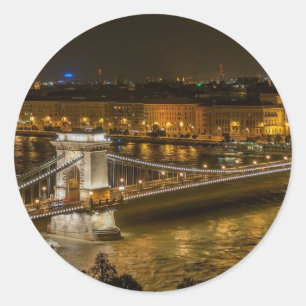 Budapest Chain Bridge Runt Klistermärke