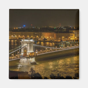 Budapest kedjar överbryggar på natten magnet