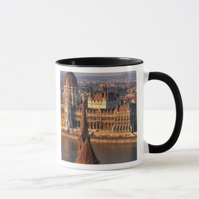 Budapest, Ungern, Donau, Parlamentet Mugg (Höger)
