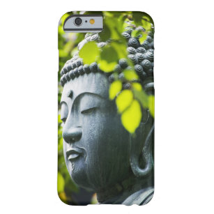 Buddha i Senso-ji tempelträdgård Barely There iPhone 6 Skal