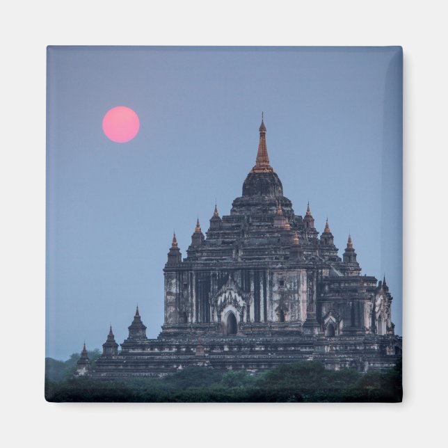 Buddhistisk tempel vid solnedgång magnet (Framsidan)