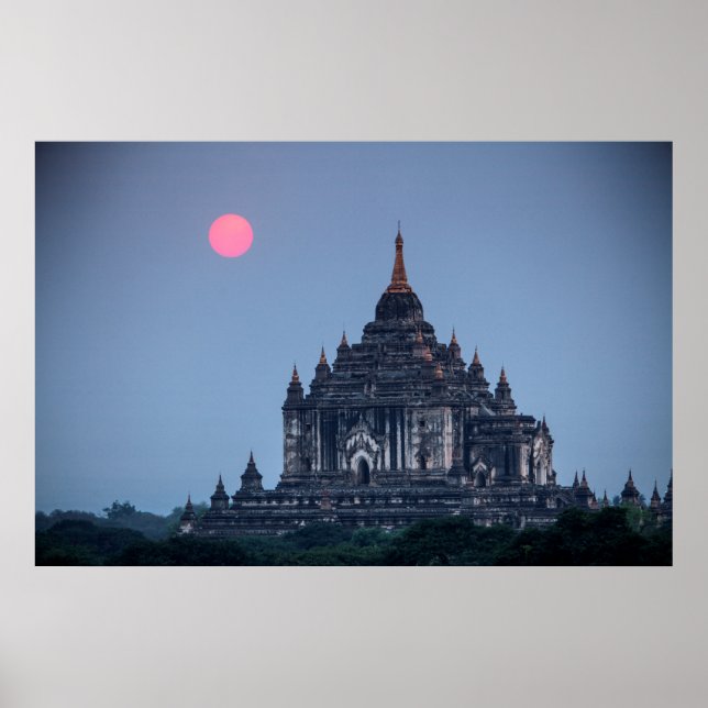 Buddhistisk tempel vid solnedgång poster (Framsidan)