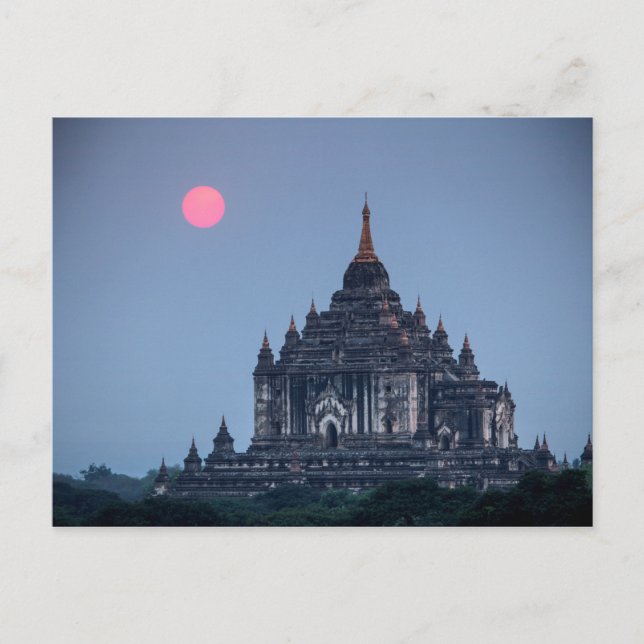 Buddhistisk tempel vid solnedgång vykort (Framsida)
