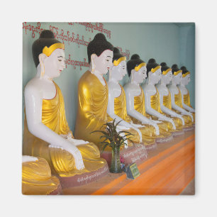 Buddhistiska statyer i Umin Thounzeh Magnet