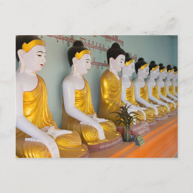 Buddhistiska statyer i Umin Thounzeh Vykort (Framsida)
