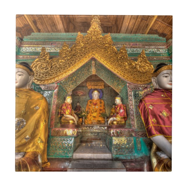 Buddhor I Ett Tempel Kakelplatta (Framsidan)