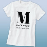 Budens mamma Monogram Namn T Shirt<br><div class="desc">Modern typografi,  minimalistisk utformning av namn i monogram,  som kan ändras för att anpassa sig. Perfekt för Budens mamma på Möhippan eller Bachelorette-partiet,  eller som en bröllopsfest eller gåva till roligten.</div>