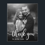 Budget Black White Photo Bröllop - tackkort<br><div class="desc">Elegant budgeterar romsk kalligrafi Anpassningsbar 2 Svartvit foto Bröllop Tack till ett rimligt pris med låg budget. Skicka ett tack till dina vänner och din familj för att de är en del av din speciella dag med anpassningsbarnas personlig tack. Den har en elegant- och snyggt-textövertäckningsdesign för textskript i svan som...</div>