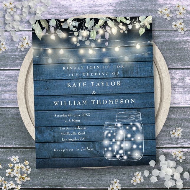 Budget Blue Rustic Ljus Mason Burk bröllopsinbjuda (Budget Blue Rustic Lights Mason Jar Wedding Invite)