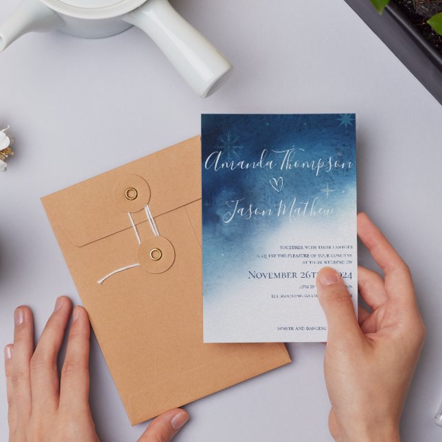 Budget Blue White Whimsiques Snowflake Bröllop (Budget Blue White Whimsical Snowflake Wedding Invitation)