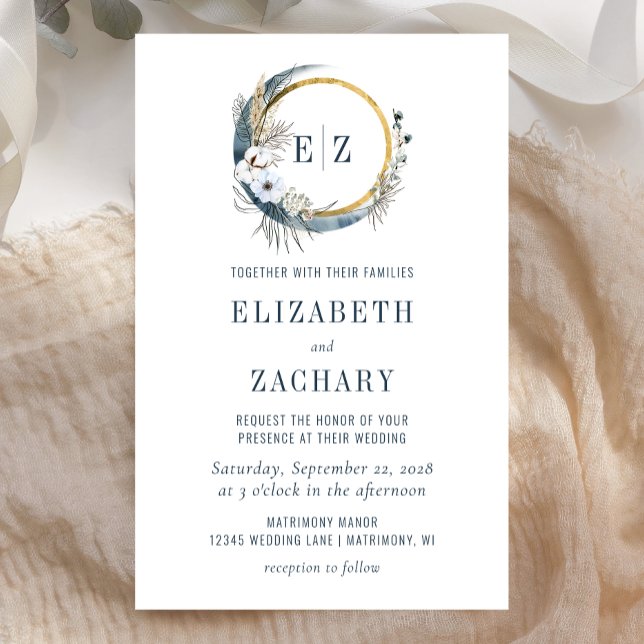 Budget Boho Måne Blue Monogram bröllopsinbjudan (Skapare uppladdad)