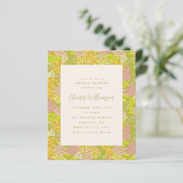 Budget Bröllopsinbjudan med limegrön blomsterdekor (Stående Fram)