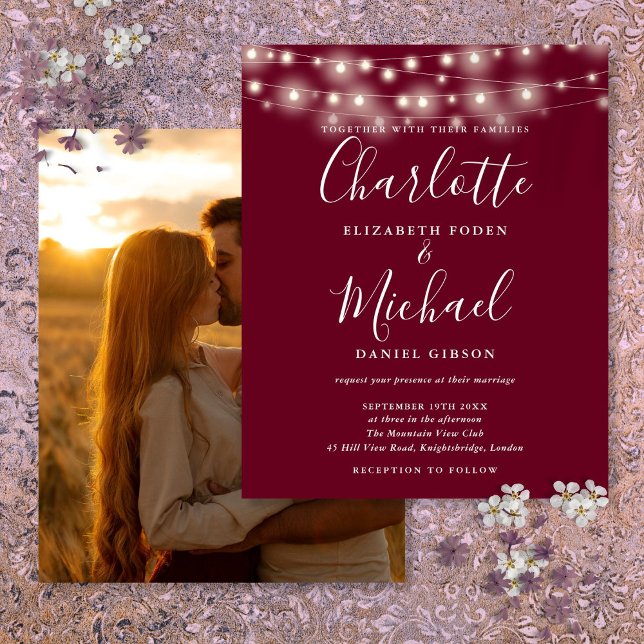 Budget Burgundy Lights Foto Bröllopsinbjudan (Budget Burgundy Lights Photo Wedding Invitation)