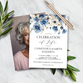 Budget Dusty Blue White Blommigt Memorial Inbjudan