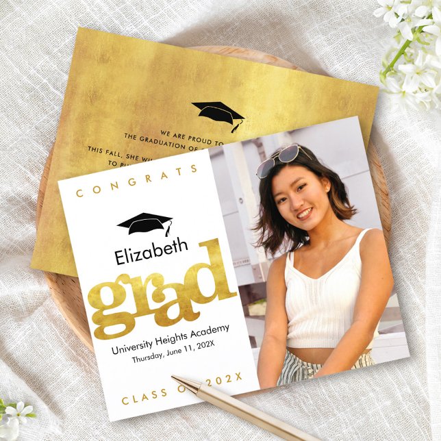 Budget Guld Vit Fotohätta Examen Inbjudan (Skapare uppladdad)