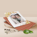 BUDGET - höstfotospardatum för botaniskt foto Flygblad<br><div class="desc">BUDGET FLYER Autumn Botanical Modern, Rustic Burn Orange Terracotta Watercolor Eucalyptus Greenery Bröllop Photo Save the Date som innehåller ditt foto från förlovningen och vår underbara, westerna, grönt av eukalyptus, modern botaniska viniska grönt och modern typografi. Elegant modern, men tidlös och klassisk. Denna utformning kombinerar det naturliga inslagen av eukalyptus...</div>