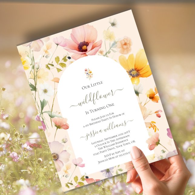 Budget Liten Vildblomma Fyller Ett 1-års Födelseda (Skapare uppladdad)